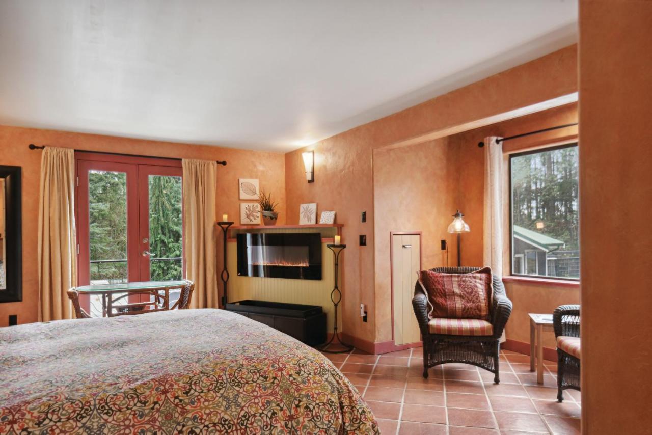 Salt Spring Carriage House B&B Ganges Exterior foto