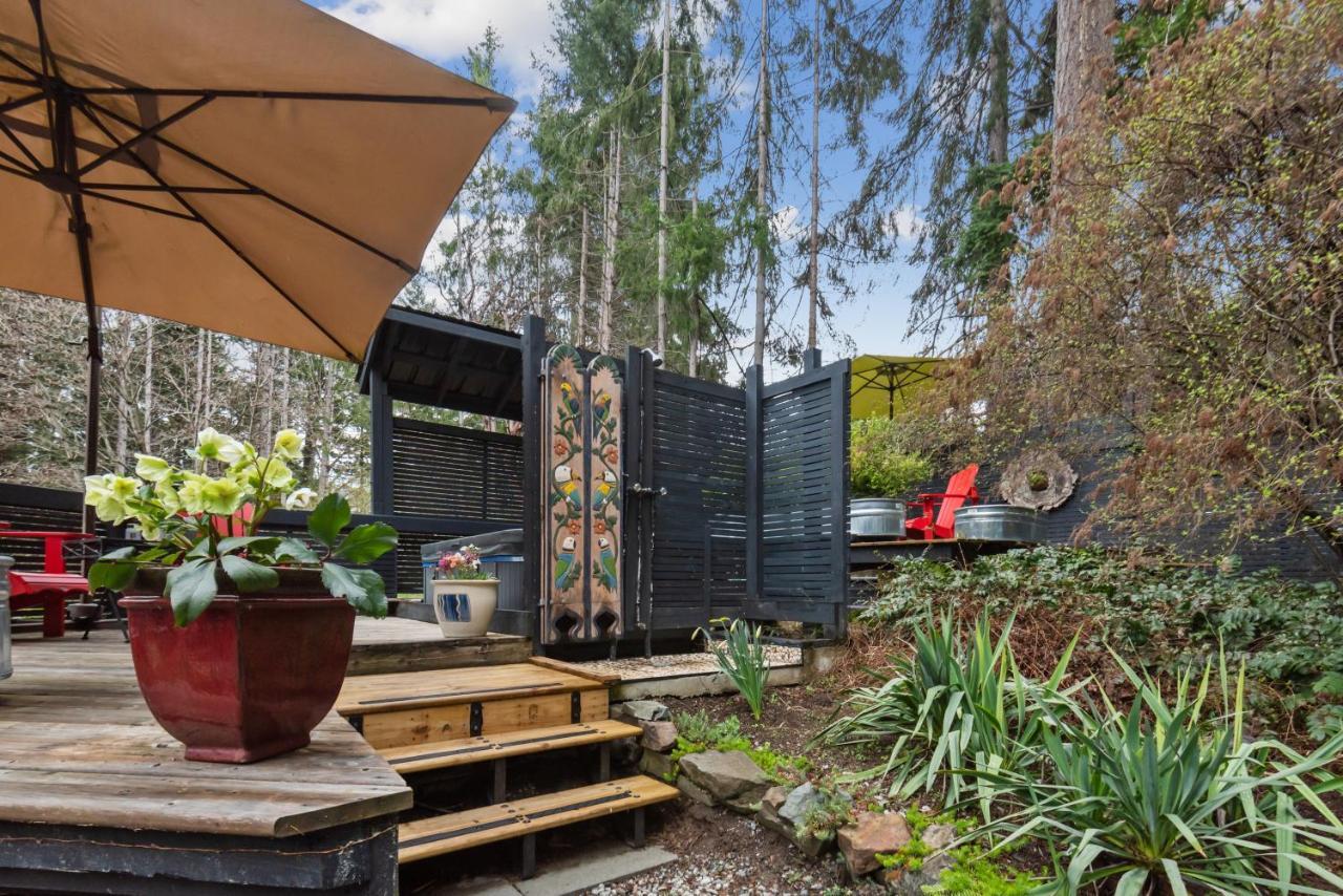 Salt Spring Carriage House B&B Ganges Exterior foto